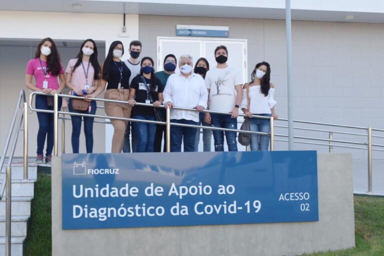 Acadêmicos de Medicina UFC visitam Fiocruz Ceará