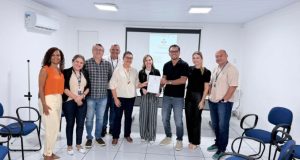 Participantes da apresentação do estudo sobre letramento em saúde digital em Aquiraz.